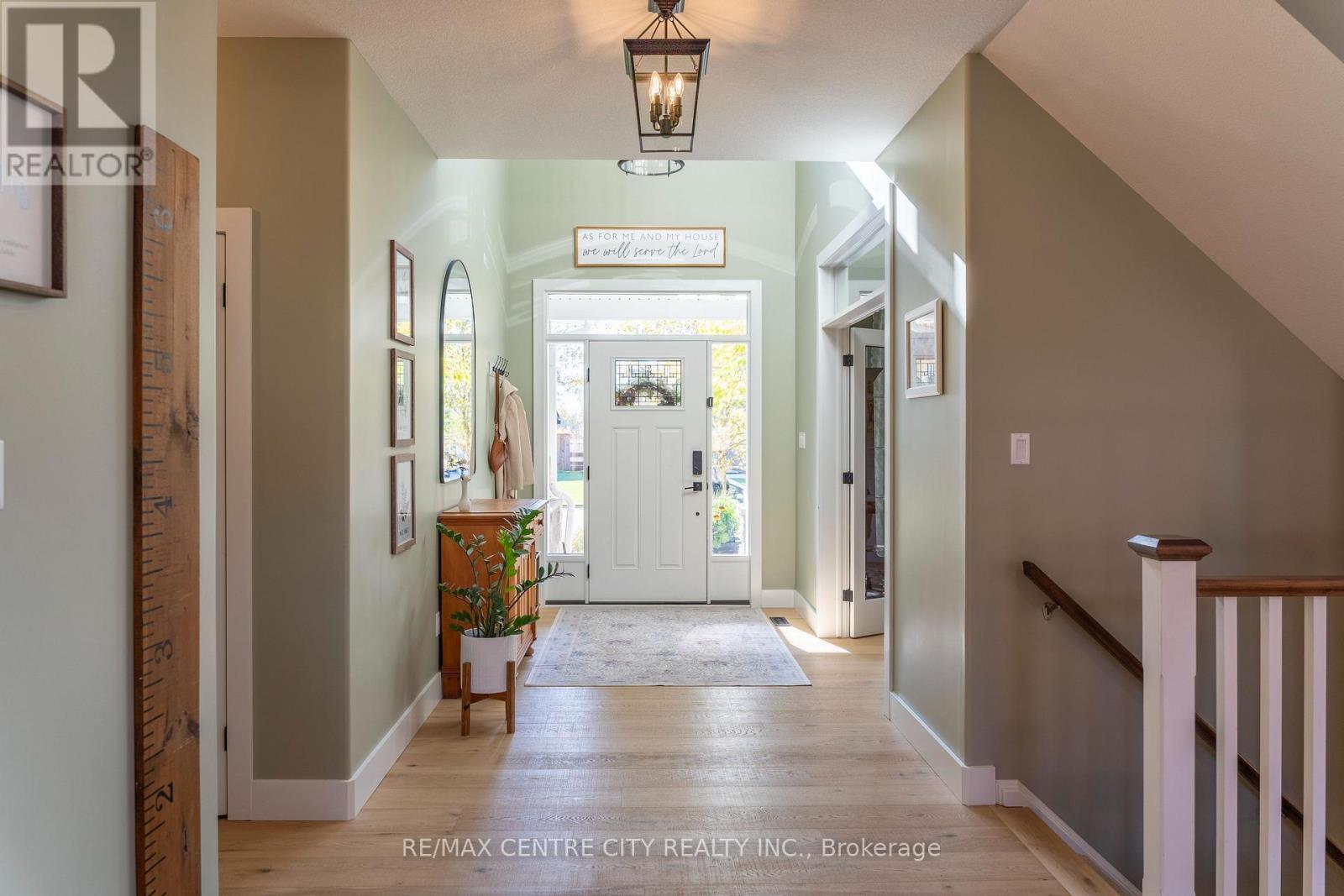 56 Caverhill Crescent, Middlesex Centre, Ontario  N0L 1R0 - Photo 9 - X12498266