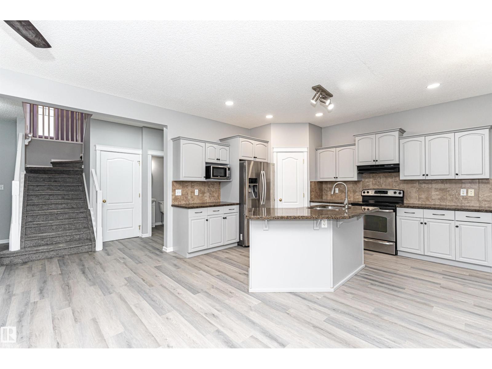 424 Crimson Dr, Sherwood Park, Alberta  T8H 0H2 - Photo 12 - E4464322