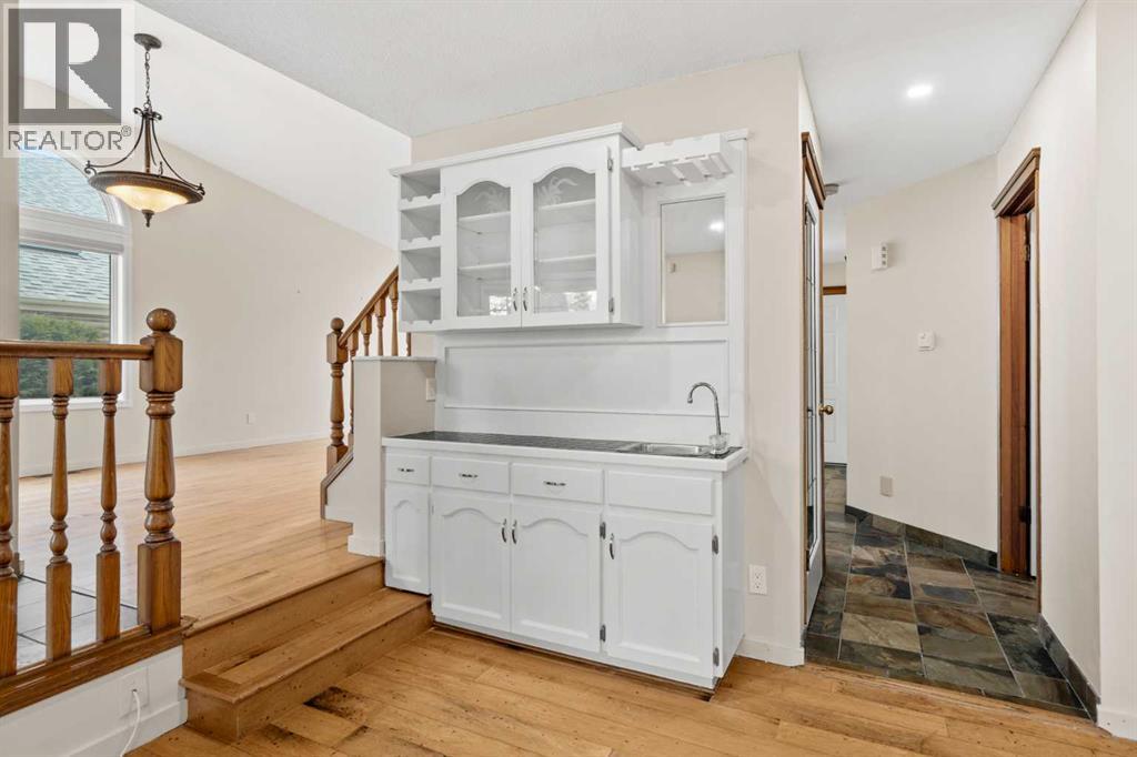 667 Macewan Drive Nw, Calgary, Alberta  T3K 3R3 - Photo 14 - A2267646