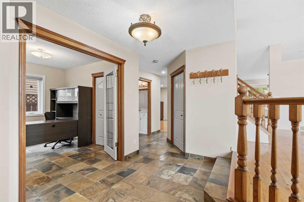 667 Macewan Drive Nw, Calgary, Alberta  T3K 3R3 - Photo 16 - A2267646