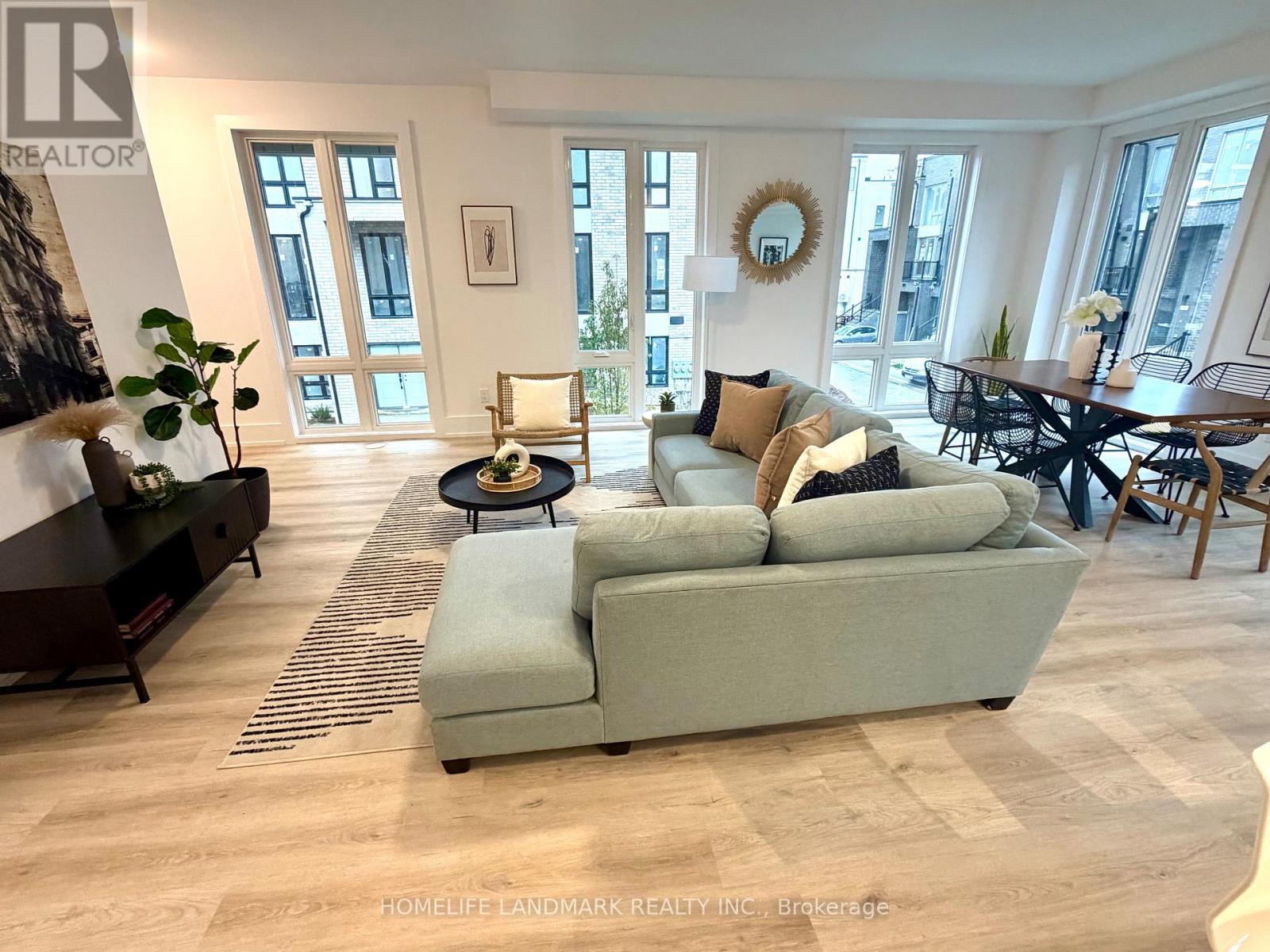 12 Bancroft Lane, Richmond Hill, Ontario  L4E 1M1 - Photo 3 - N12490894