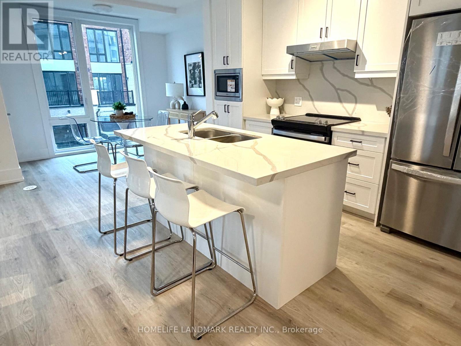 12 Bancroft Lane, Richmond Hill, Ontario  L4E 1M1 - Photo 5 - N12490894