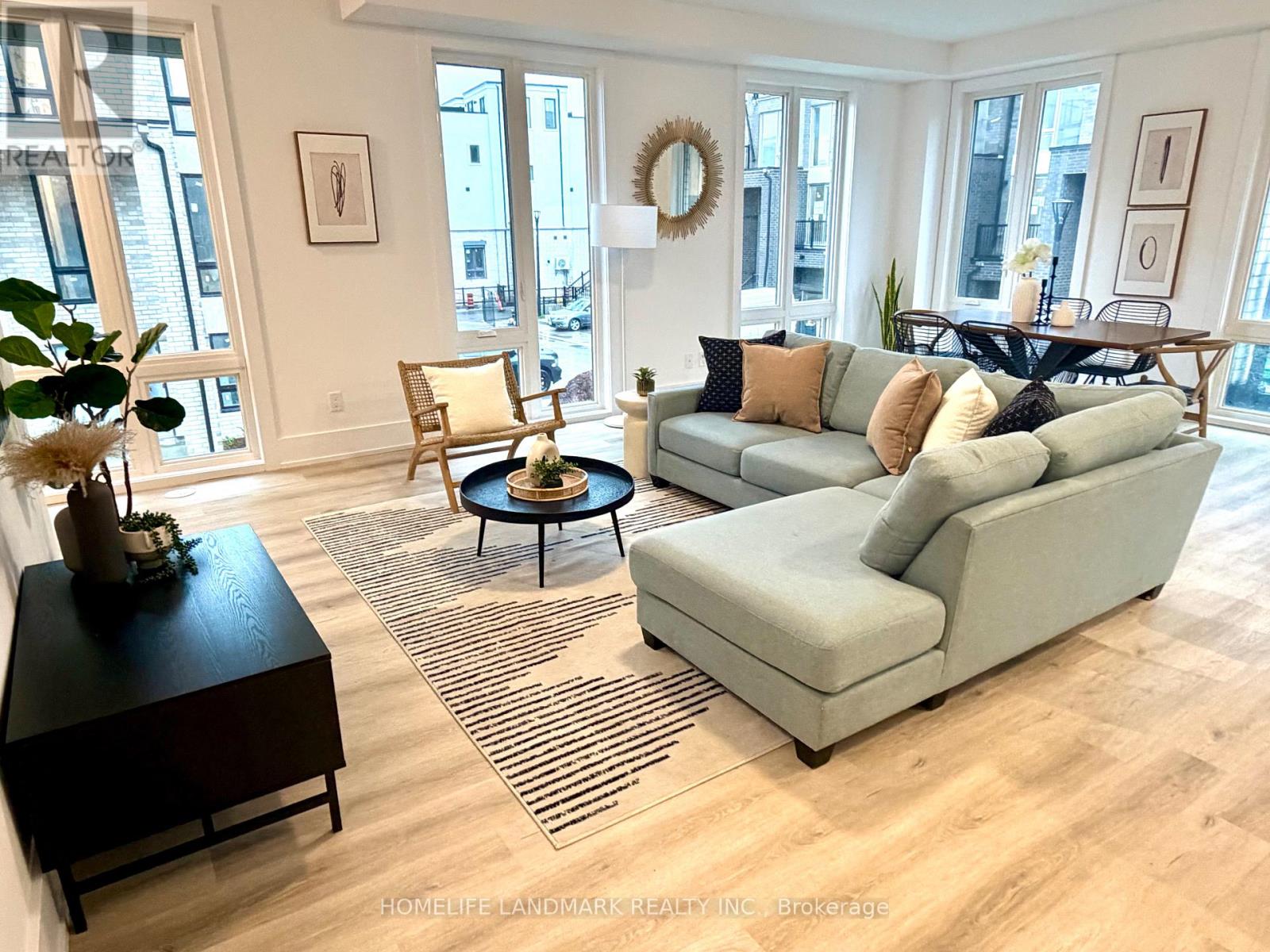 12 Bancroft Lane, Richmond Hill, Ontario  L4E 1M1 - Photo 2 - N12490894