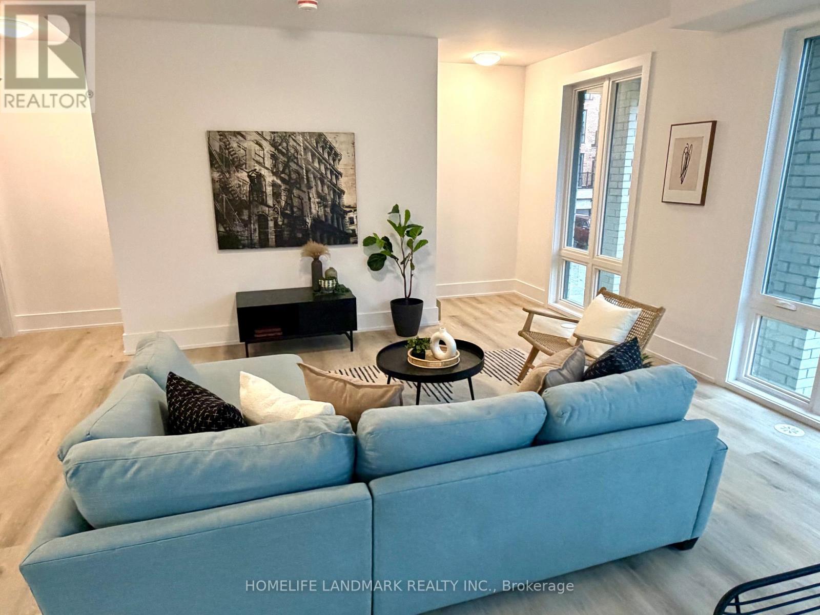 12 Bancroft Lane, Richmond Hill, Ontario  L4E 1M1 - Photo 4 - N12490894