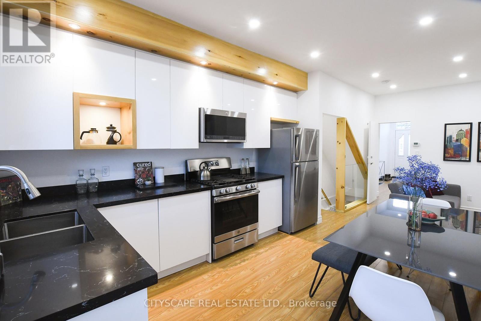 BACK APT - 5 FEDERAL STREET, Toronto, Ontario