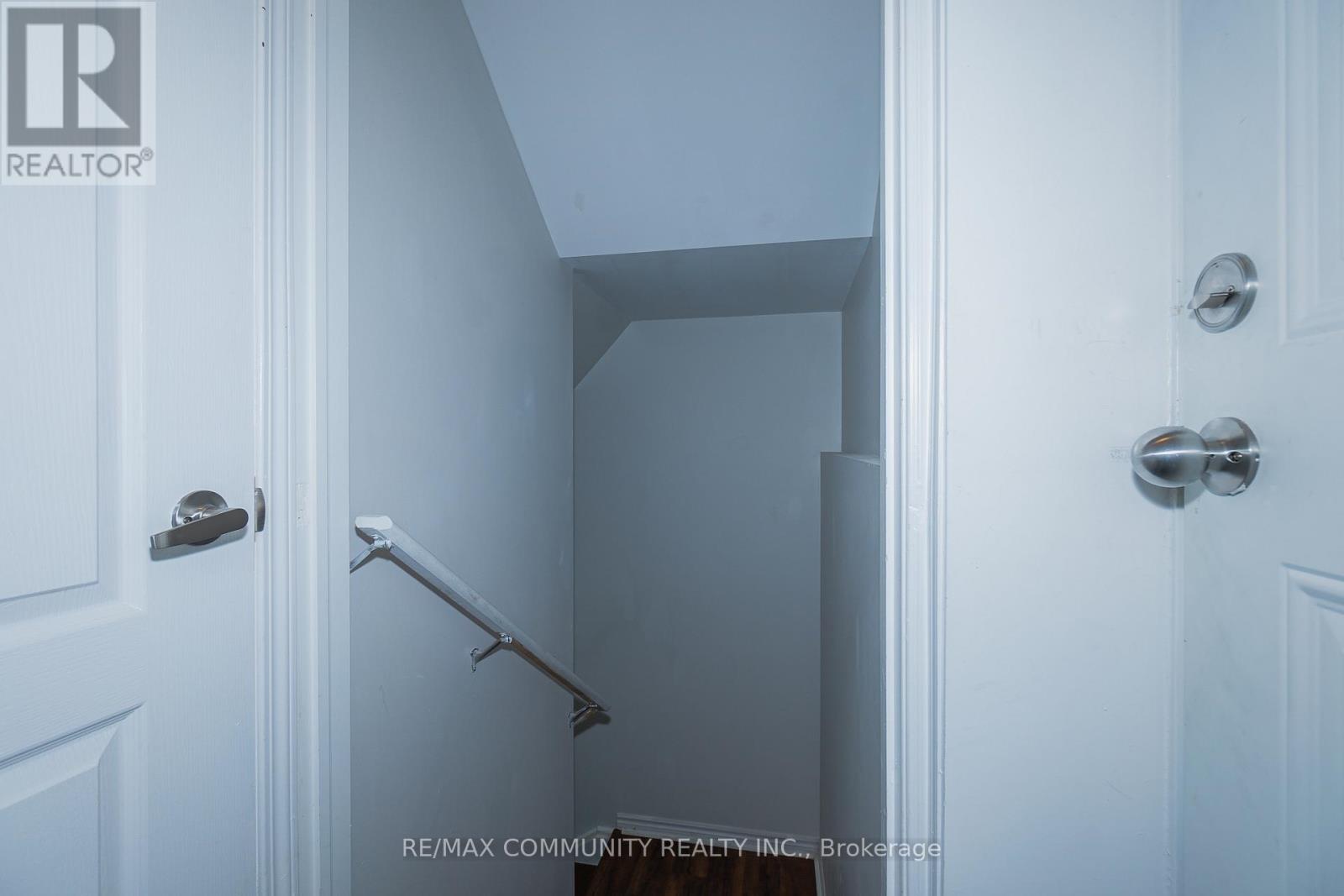 53 Cisco Drive, Whitby, Ontario  L1P 0M2 - Photo 4 - E12498270