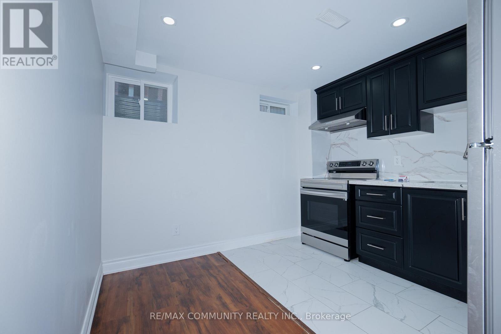 53 Cisco Drive, Whitby, Ontario  L1P 0M2 - Photo 5 - E12498270