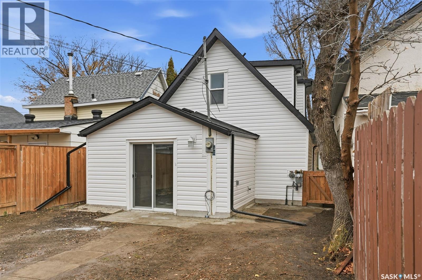 1127 F Avenue N, Saskatoon, Saskatchewan  S7L 1X1 - Photo 21 - SK022110