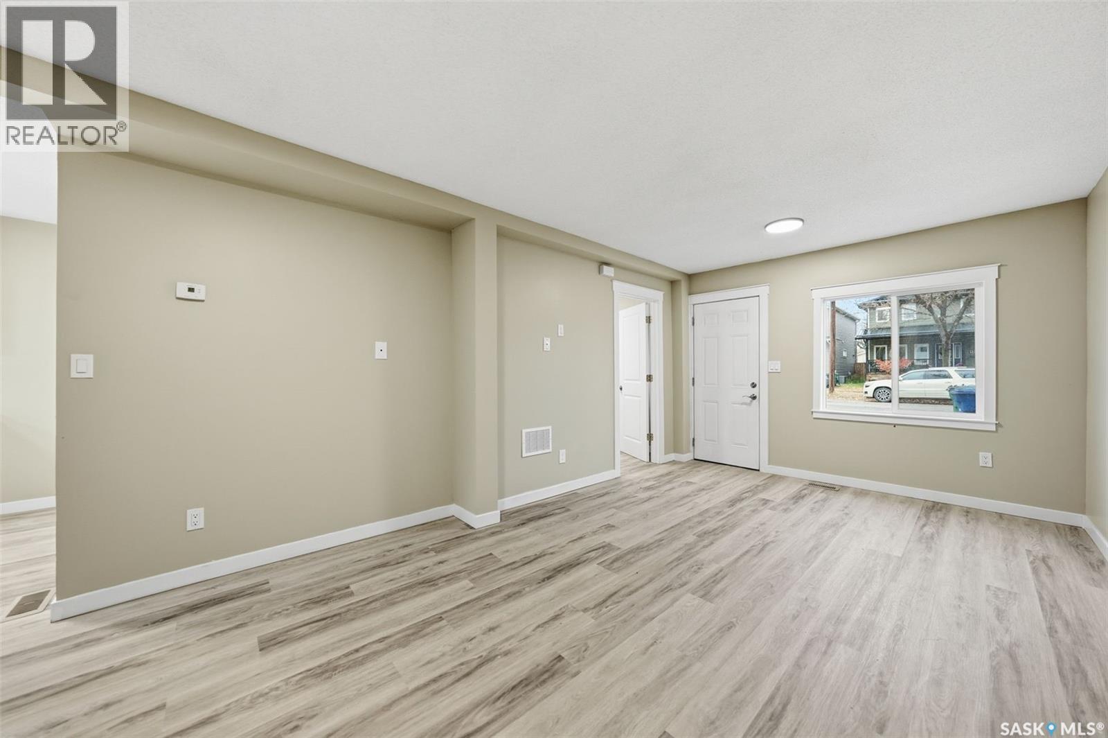 1127 F Avenue N, Saskatoon, Saskatchewan  S7L 1X1 - Photo 4 - SK022110