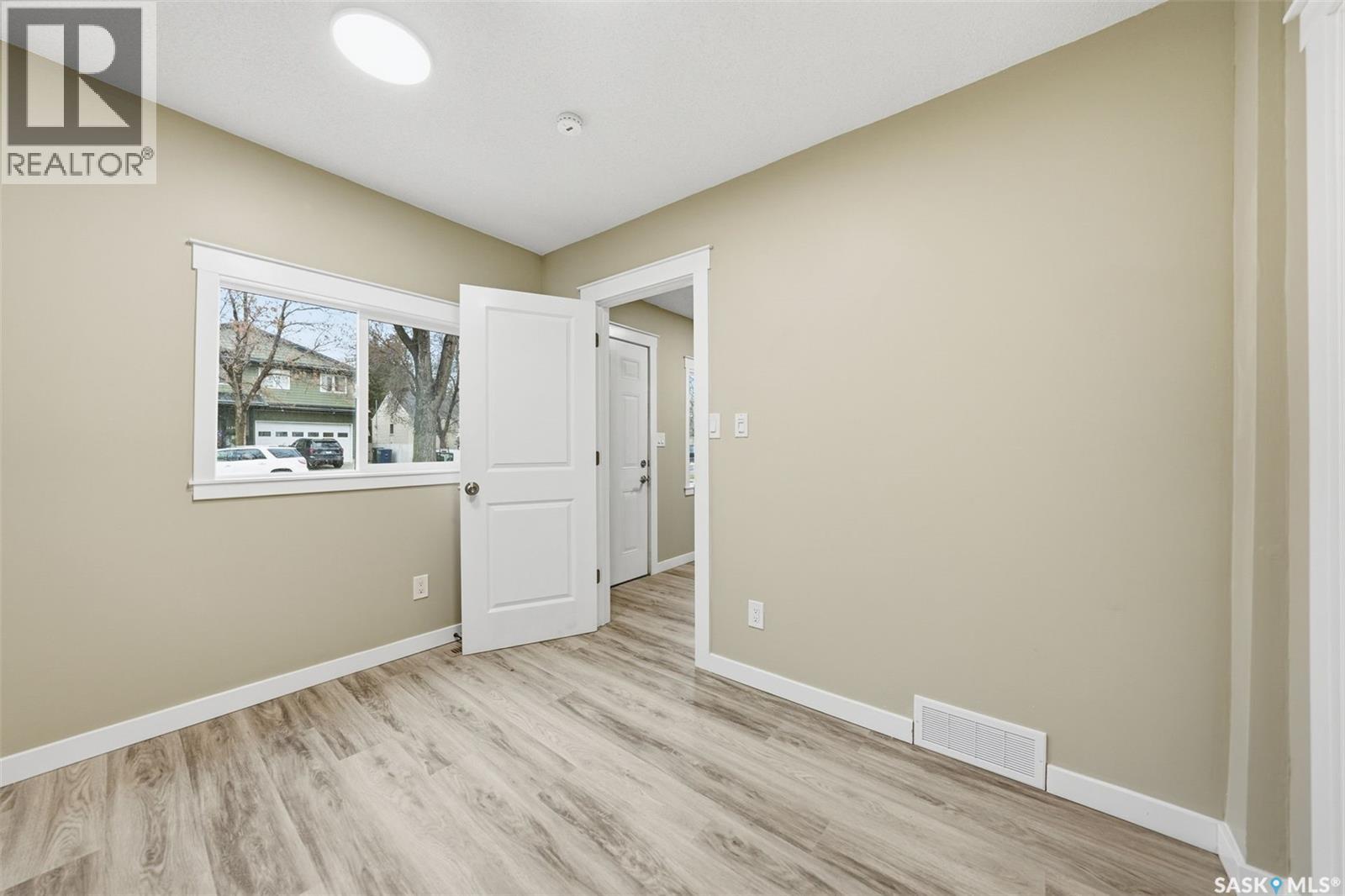 1127 F Avenue N, Saskatoon, Saskatchewan  S7L 1X1 - Photo 7 - SK022110