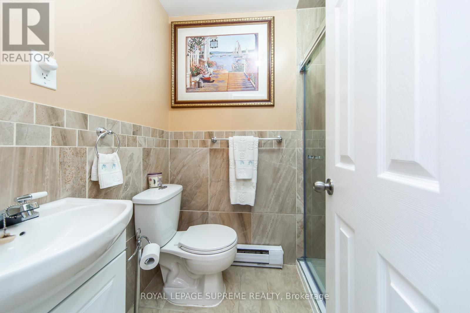 405 Gilbert Avenue, Toronto, Ontario  M6E 4X2 - Photo 20 - W12428895