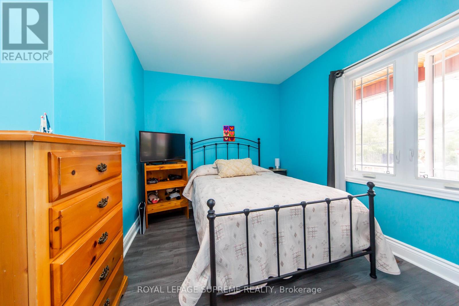 405 Gilbert Avenue, Toronto, Ontario  M6E 4X2 - Photo 18 - W12428895