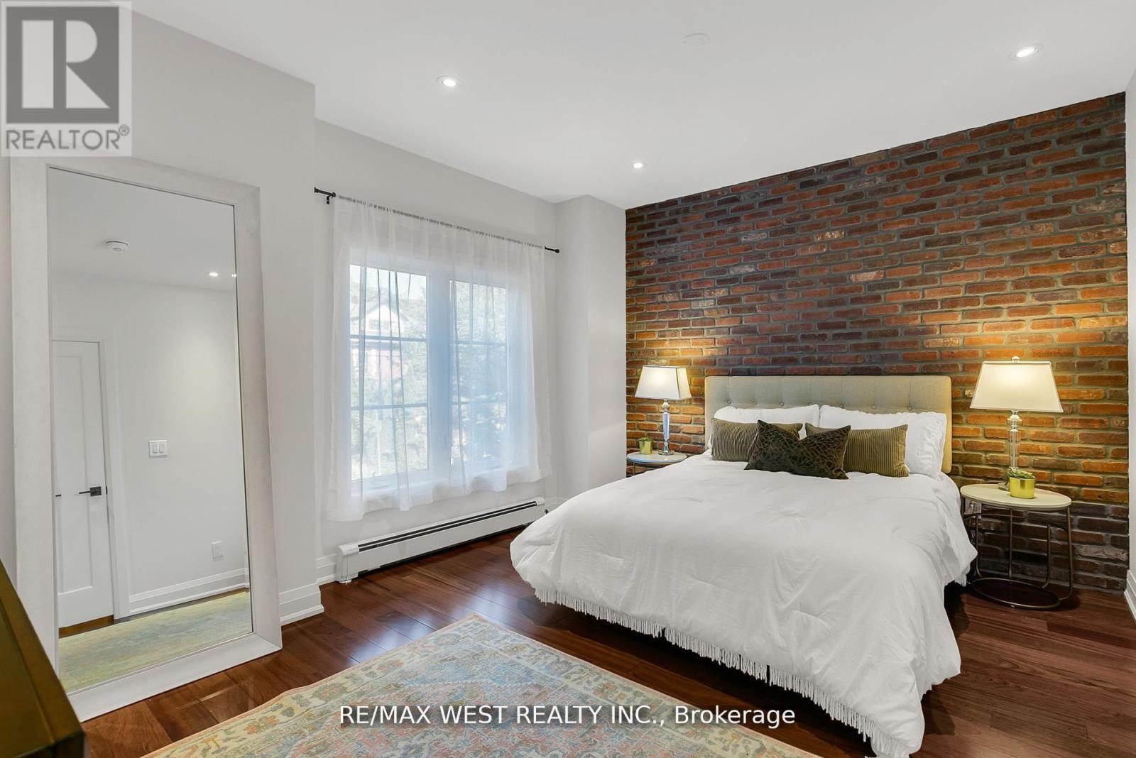 414 Clendenan Avenue, Toronto, Ontario  M6P 2X6 - Photo 10 - W12498260