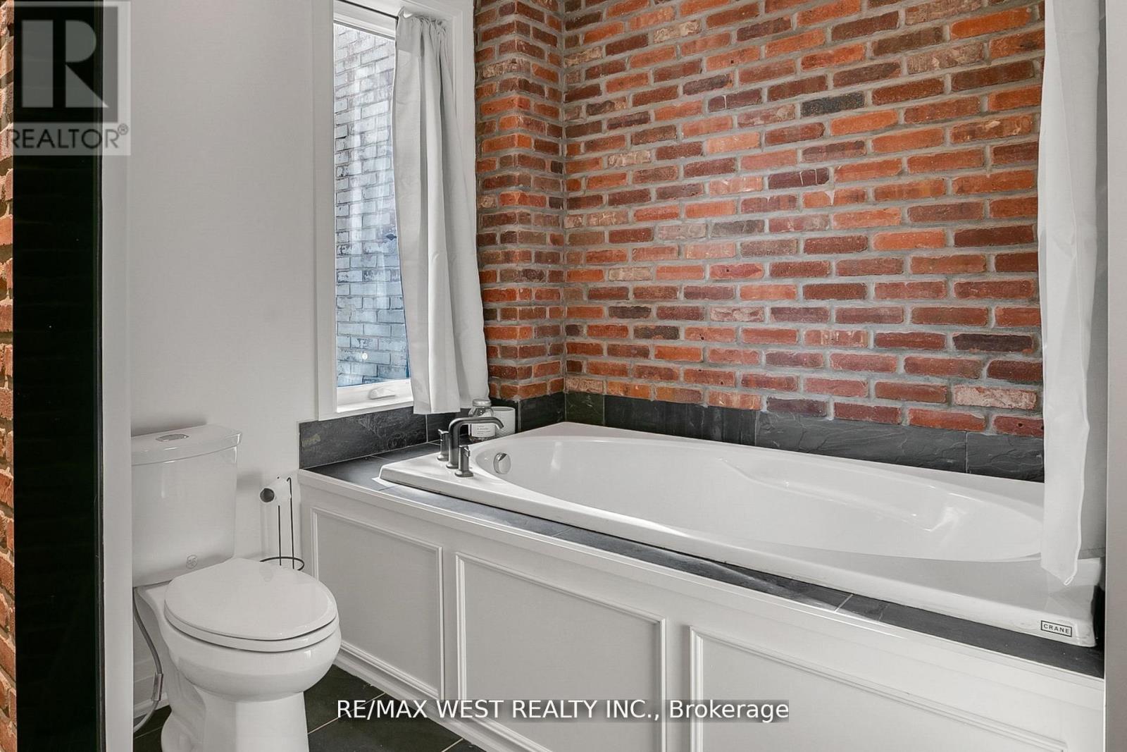 414 Clendenan Avenue, Toronto, Ontario  M6P 2X6 - Photo 15 - W12498260