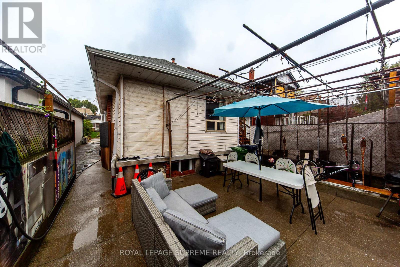 405 Gilbert Avenue, Toronto, Ontario  M6E 4X2 - Photo 39 - W12428895