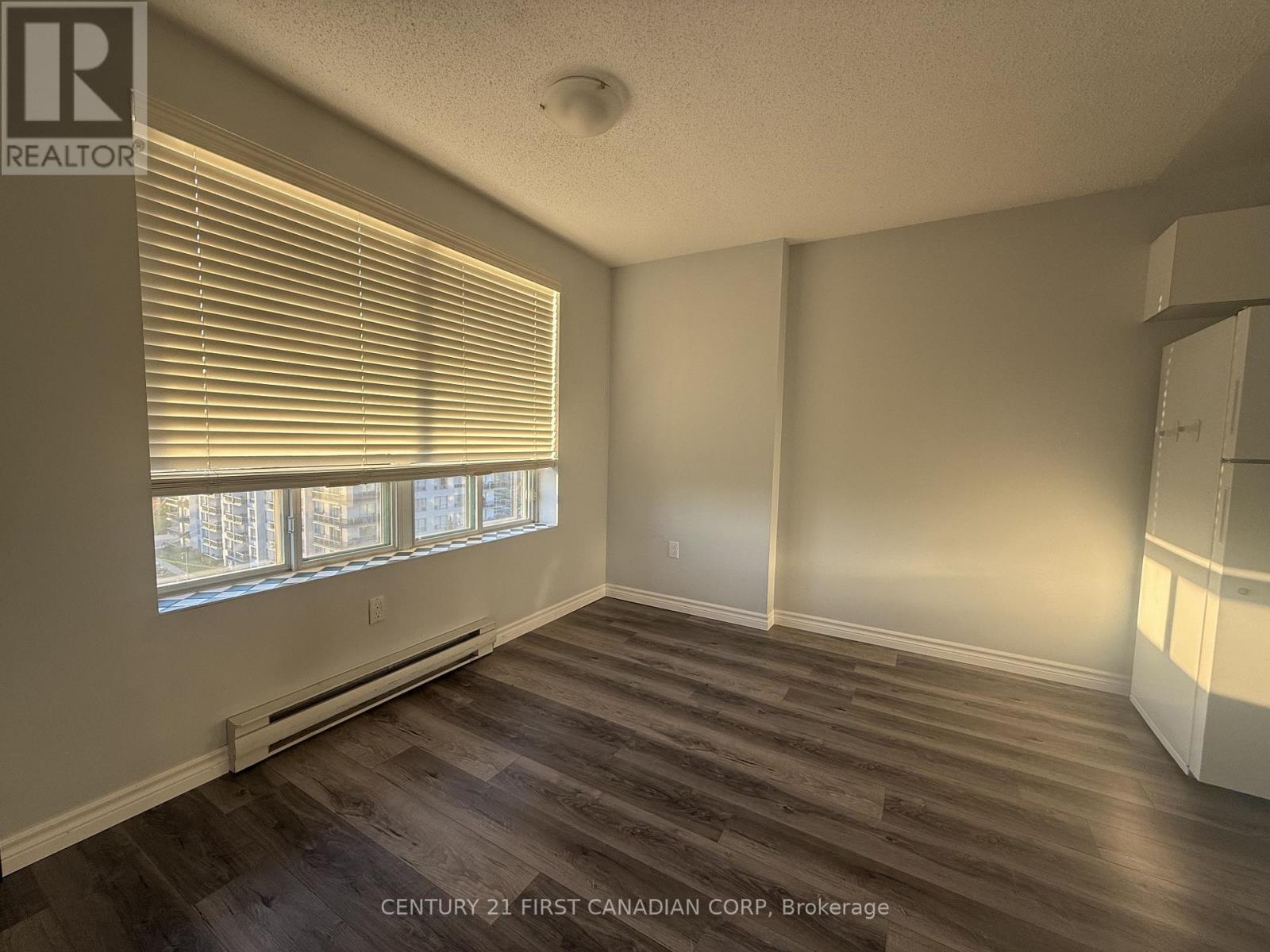 1007 - 333 Commissioners Road W, London South, Ontario  N6J 4X7 - Photo 2 - X12445705