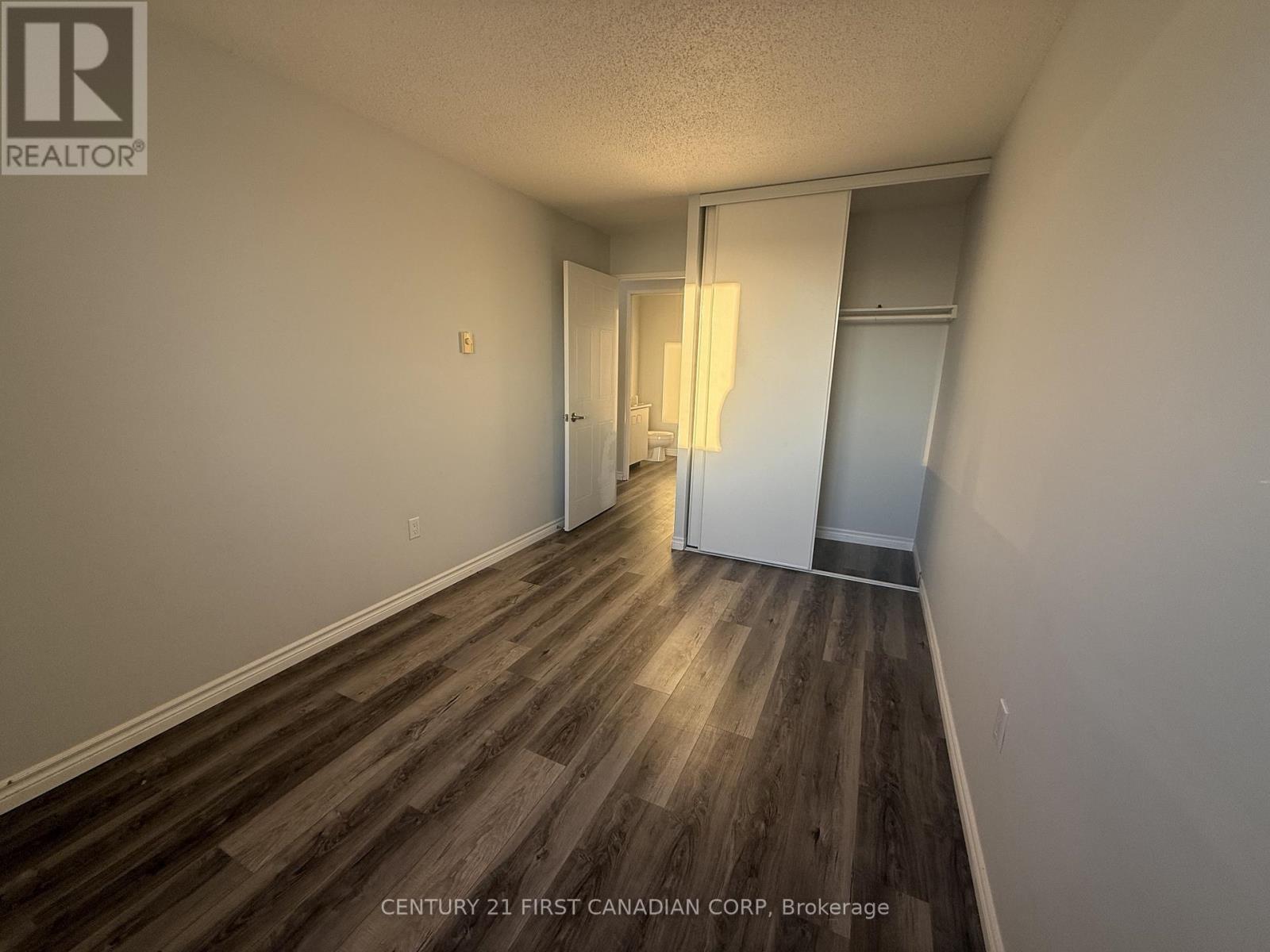 1007 - 333 Commissioners Road W, London South, Ontario  N6J 4X7 - Photo 9 - X12445705