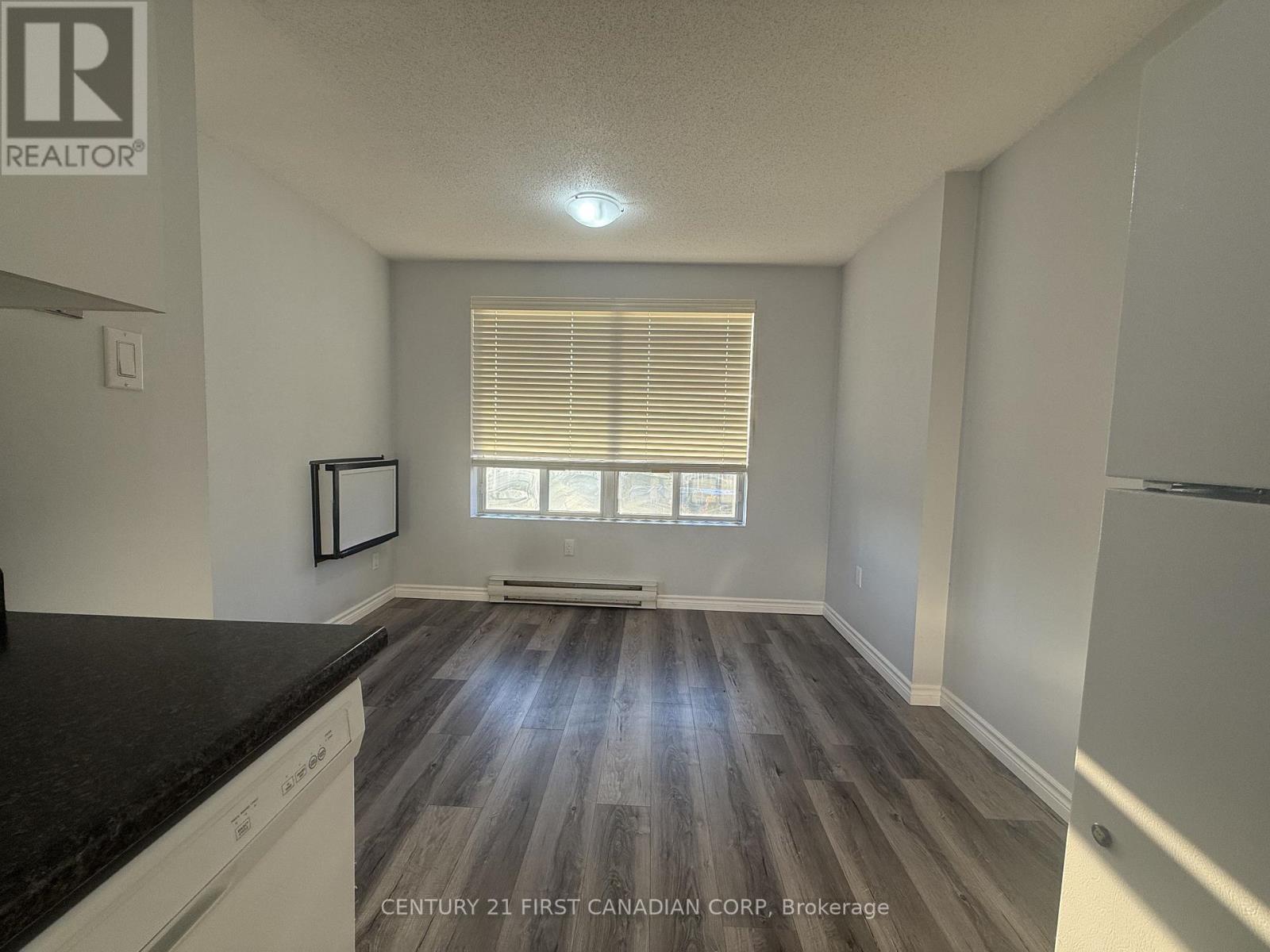 1007 - 333 Commissioners Road W, London South, Ontario  N6J 4X7 - Photo 3 - X12445705