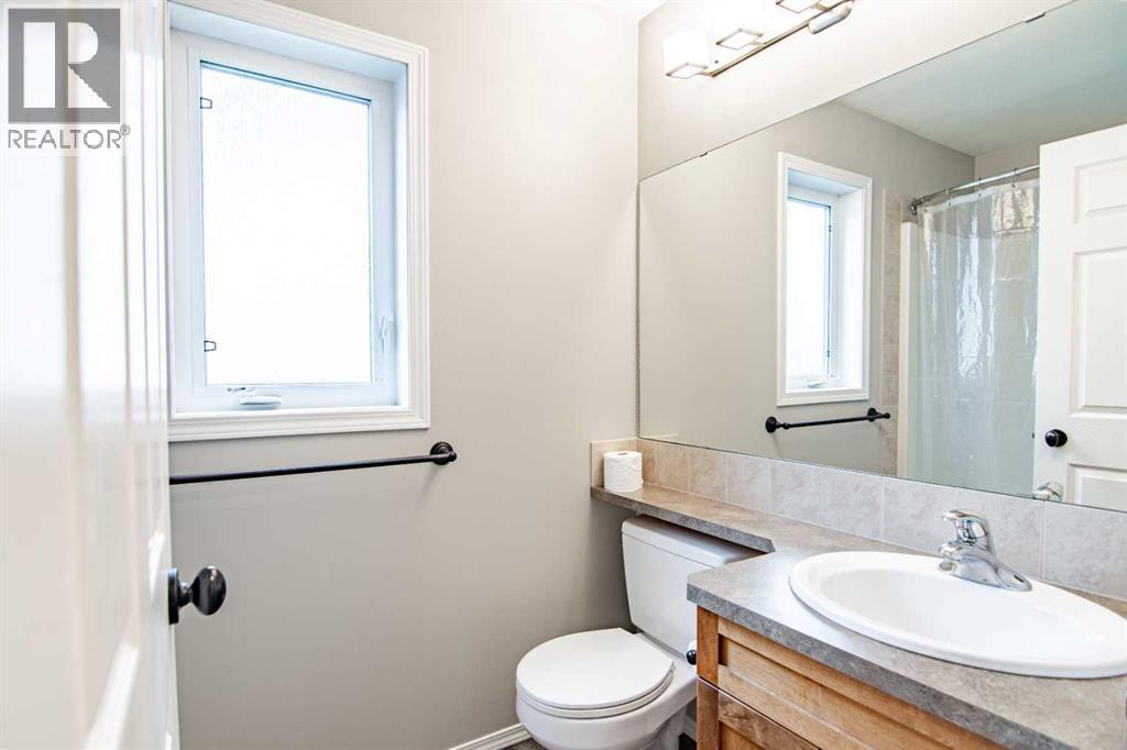 61 Mann Drive, Penhold, Alberta  T0M 1R0 - Photo 29 - A2248337