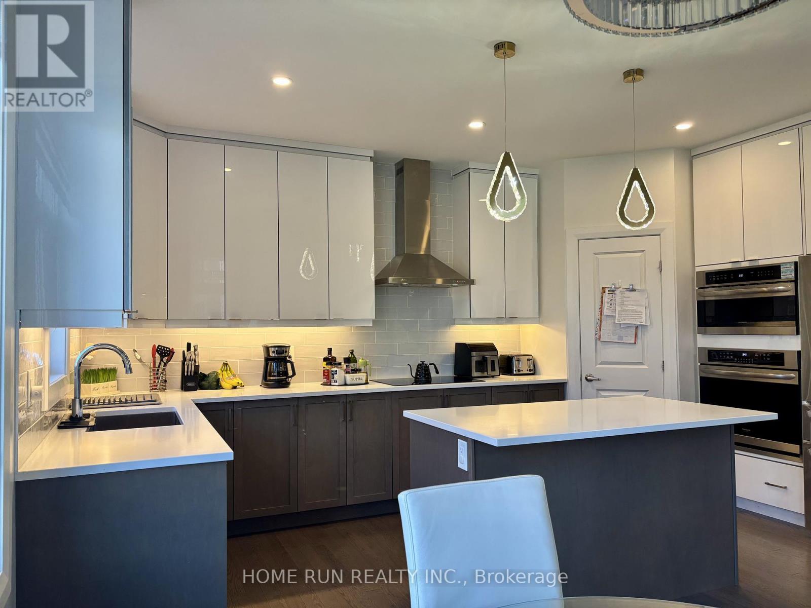 561 Honeylocust Avenue, Ottawa, Ontario  K2V 0L8 - Photo 10 - X12498280