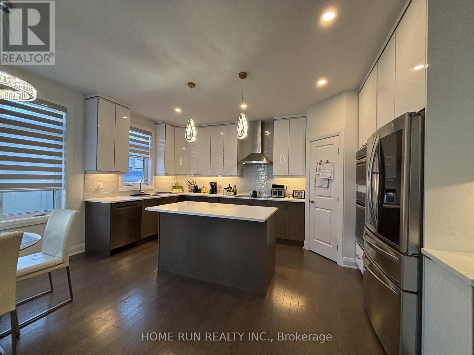 561 Honeylocust Avenue, Ottawa, Ontario  K2V 0L8 - Photo 11 - X12498280