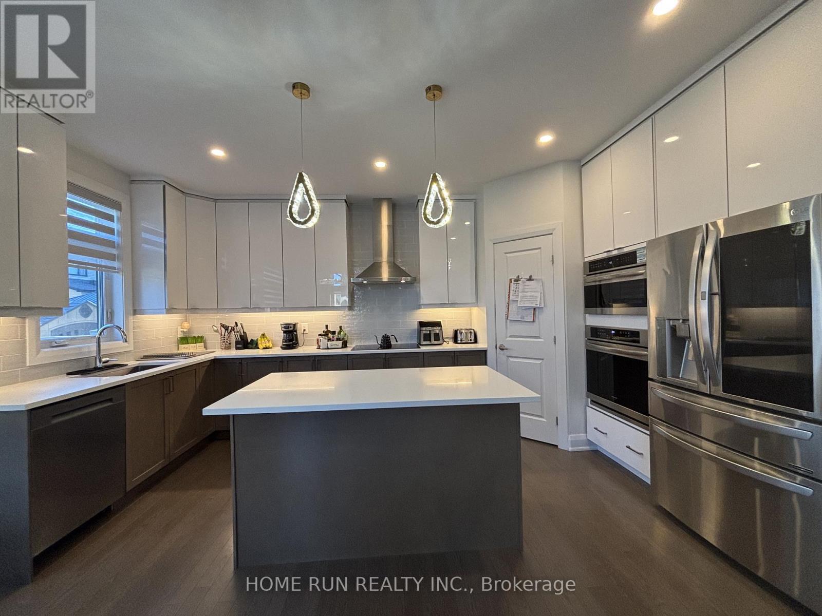 561 Honeylocust Avenue, Ottawa, Ontario  K2V 0L8 - Photo 12 - X12498280