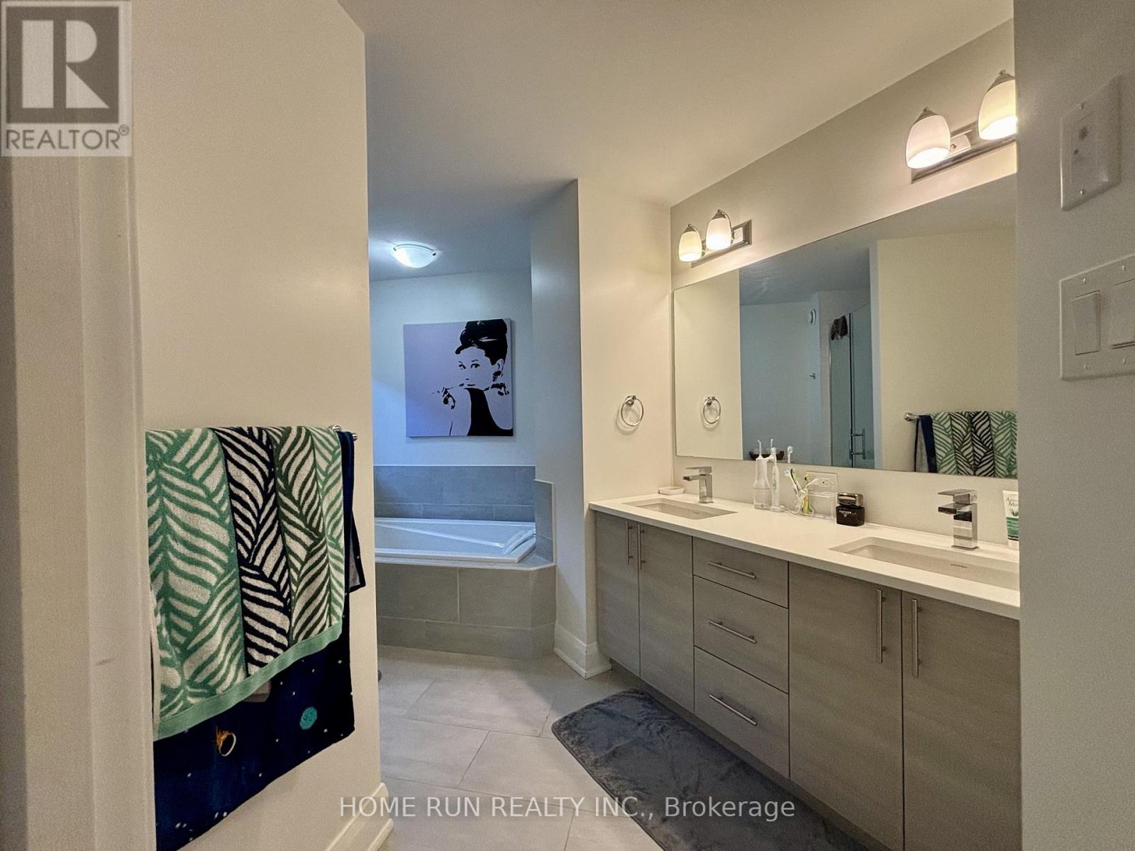 561 Honeylocust Avenue, Ottawa, Ontario  K2V 0L8 - Photo 24 - X12498280