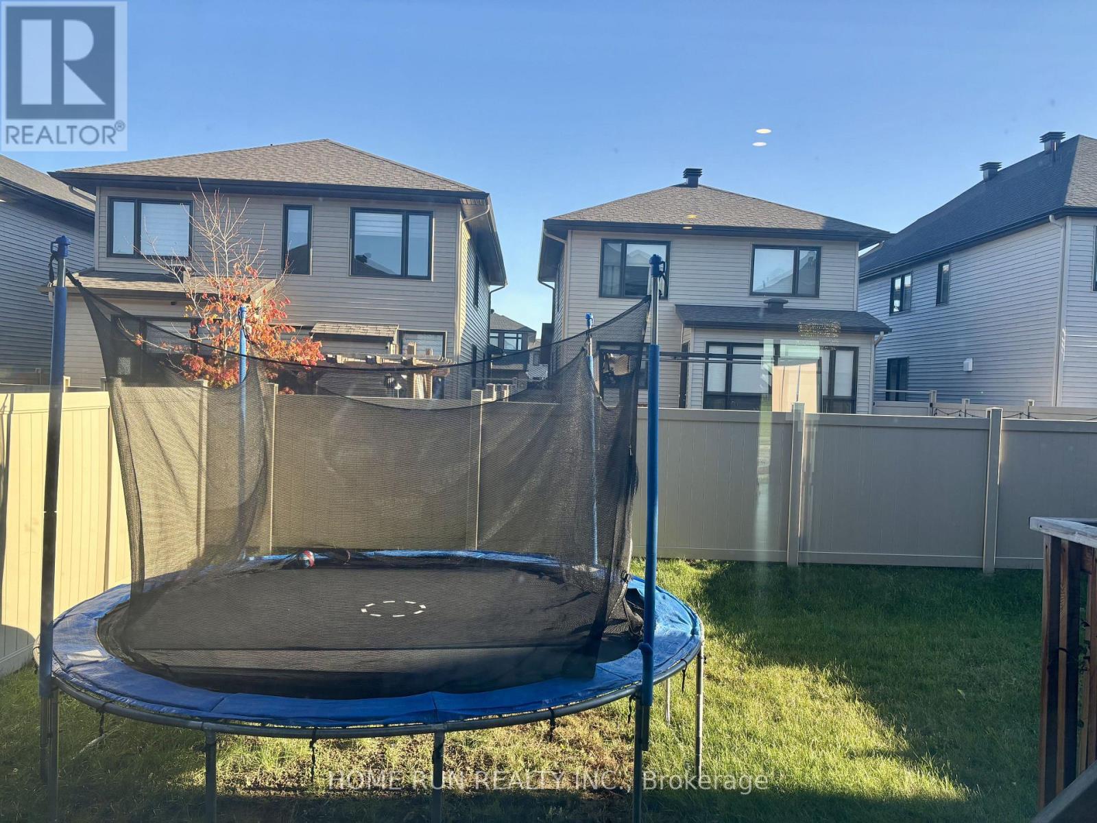 561 Honeylocust Avenue, Ottawa, Ontario  K2V 0L8 - Photo 40 - X12498280