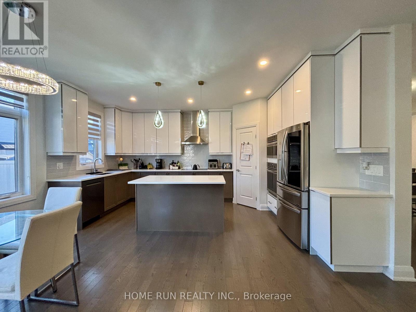 561 Honeylocust Avenue, Ottawa, Ontario  K2V 0L8 - Photo 9 - X12498280