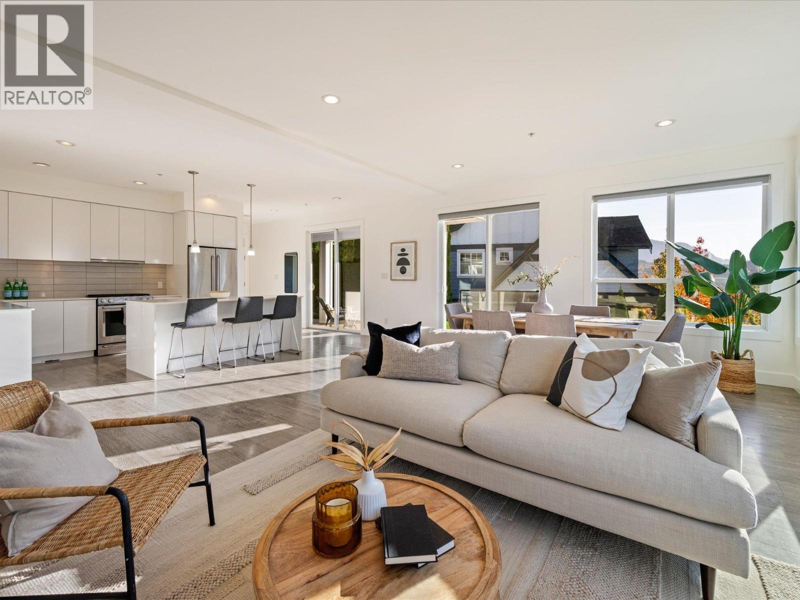 40872 The Crescent, Squamish, British Columbia  V8B 0R9 - Photo 10 - R3063799