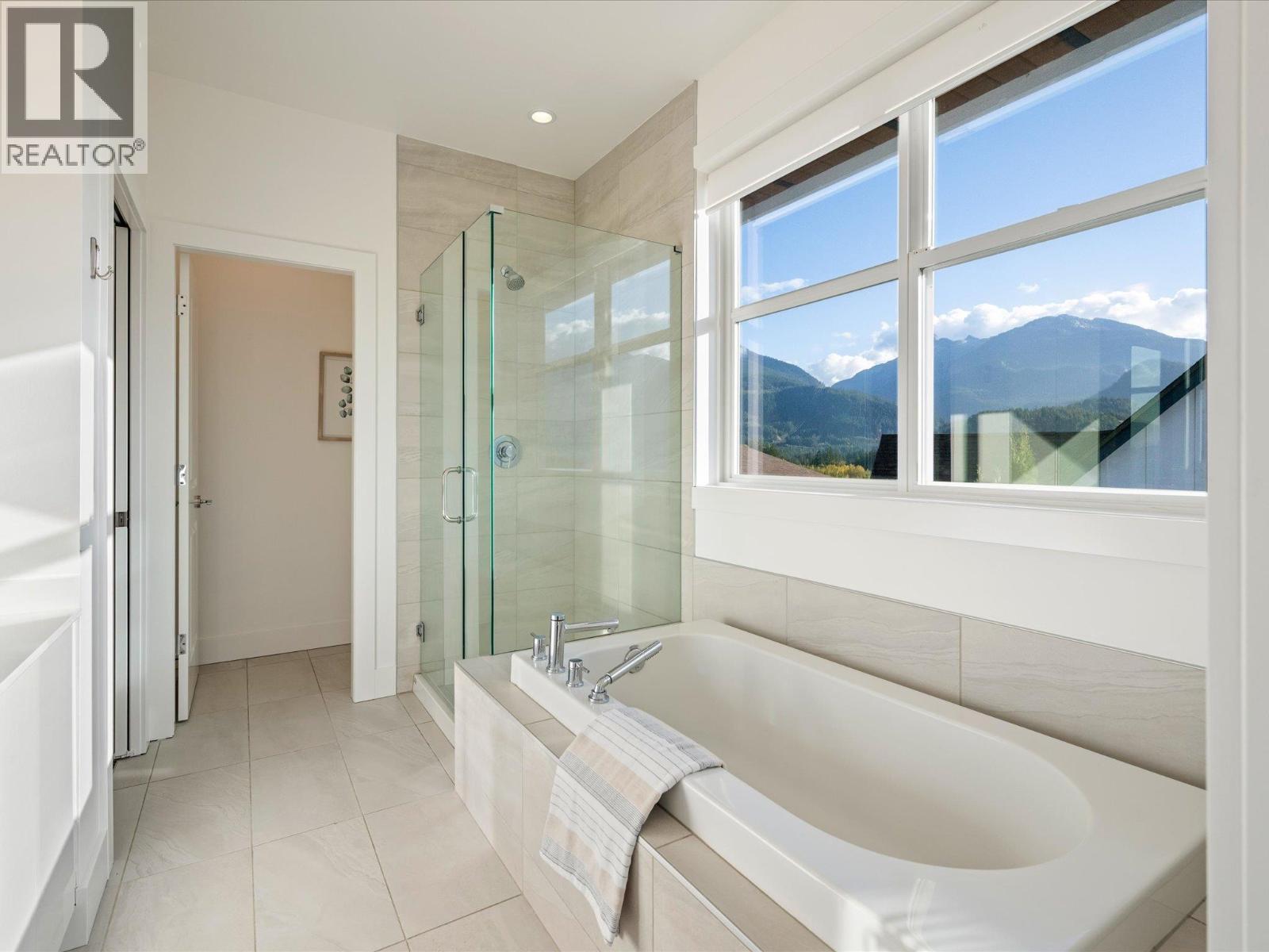 40872 The Crescent, Squamish, British Columbia  V8B 0R9 - Photo 26 - R3063799