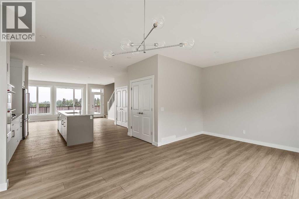 417 Sovereign Common Sw, Calgary, Alberta  T3C 3Y3 - Photo 12 - A2266257