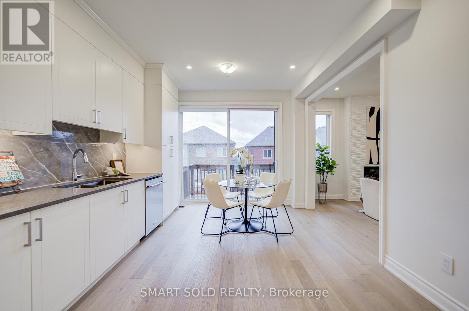 112 Carriage Shop Bend, East Gwillimbury, Ontario  L9N 0Y3 - Photo 10 - N12496808