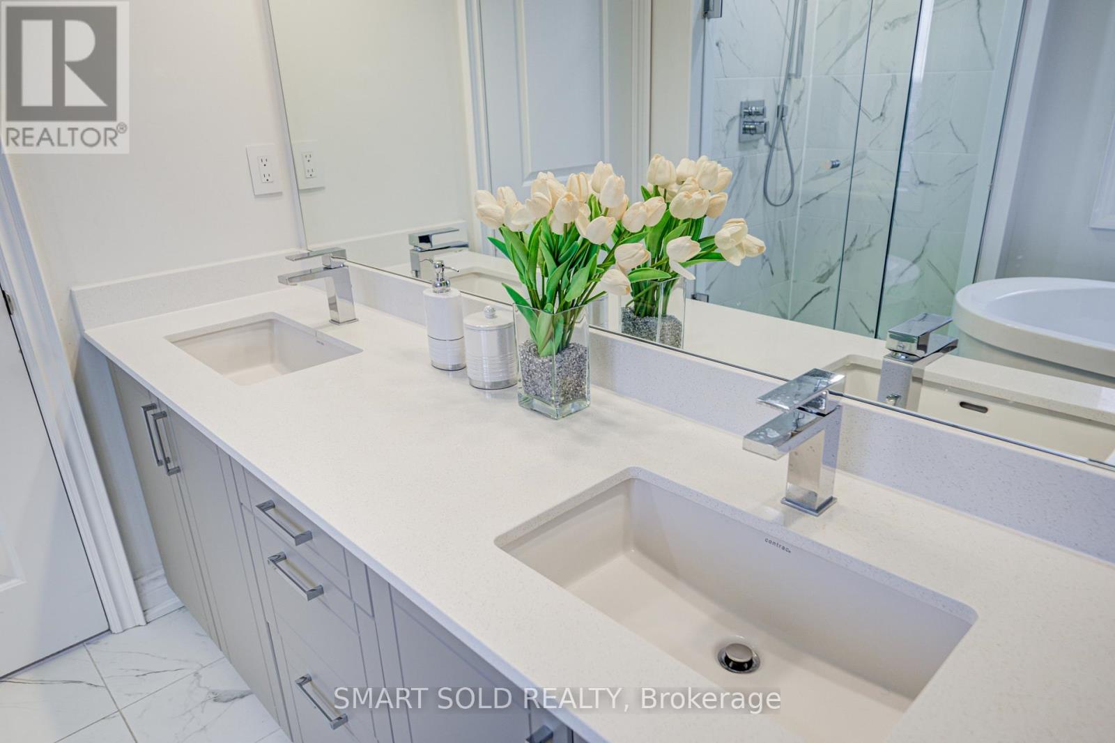 112 Carriage Shop Bend, East Gwillimbury, Ontario  L9N 0Y3 - Photo 18 - N12496808