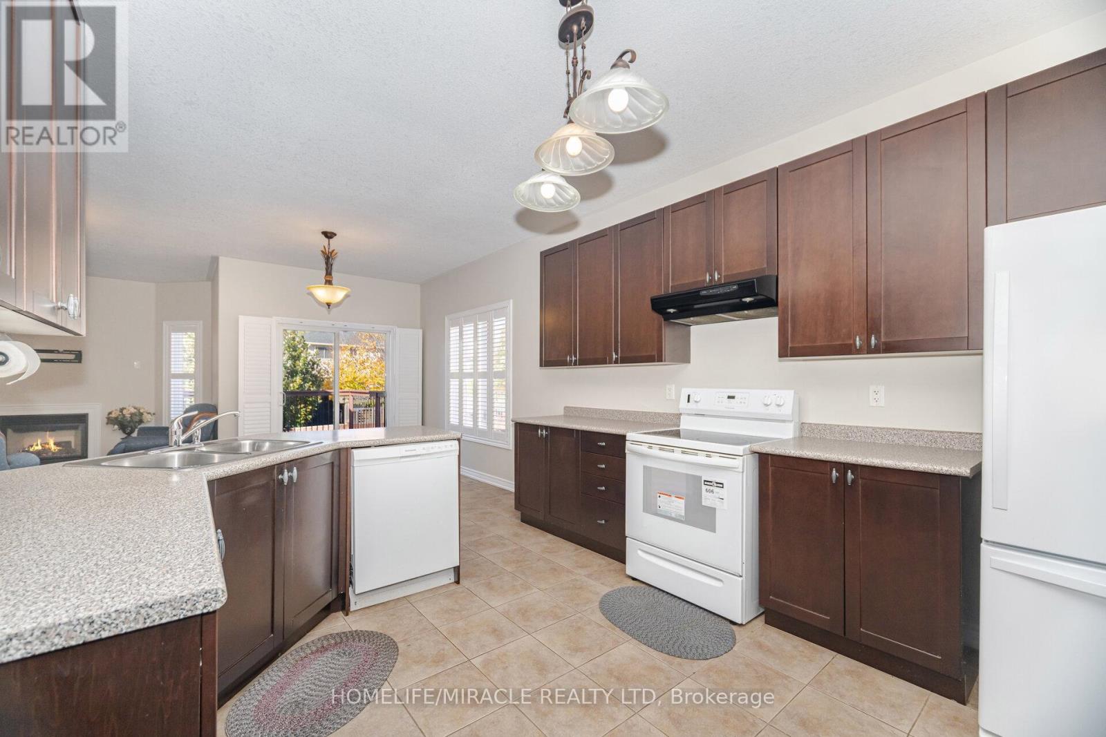 57 Bronze Crescent, Bradford West Gwillimbury (Bradford), Ontario  L3Z 0B1 - Photo 12 - N12498290