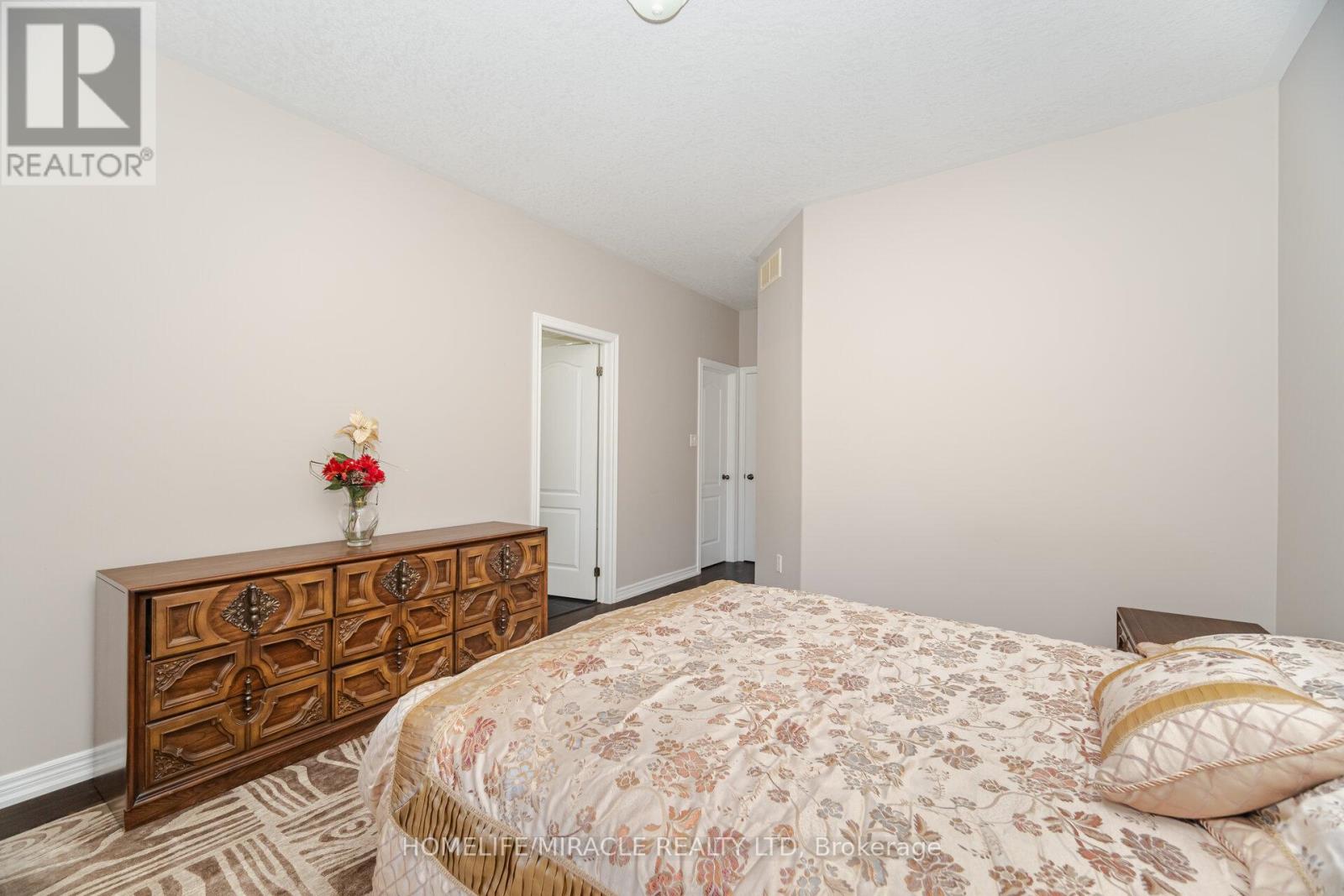 57 Bronze Crescent, Bradford West Gwillimbury (Bradford), Ontario  L3Z 0B1 - Photo 17 - N12498290