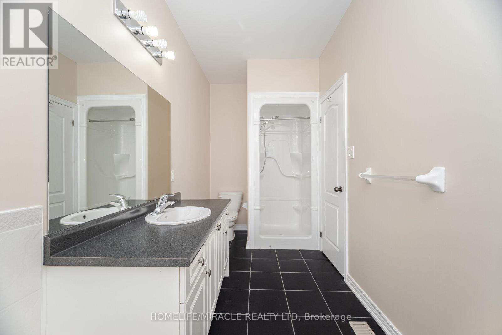 57 Bronze Crescent, Bradford West Gwillimbury (Bradford), Ontario  L3Z 0B1 - Photo 19 - N12498290