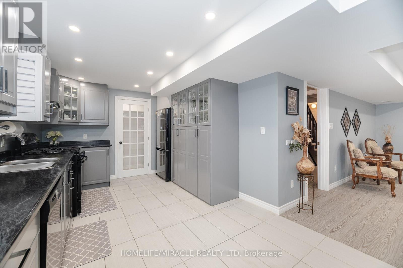 57 Bronze Crescent, Bradford West Gwillimbury (Bradford), Ontario  L3Z 0B1 - Photo 28 - N12498290