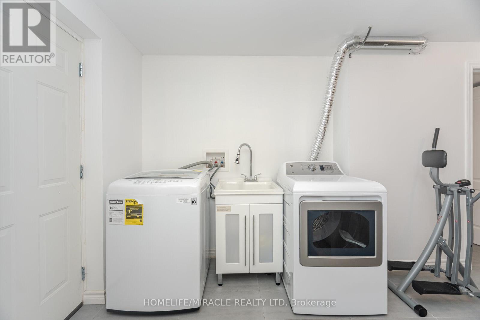 57 Bronze Crescent, Bradford West Gwillimbury (Bradford), Ontario  L3Z 0B1 - Photo 36 - N12498290