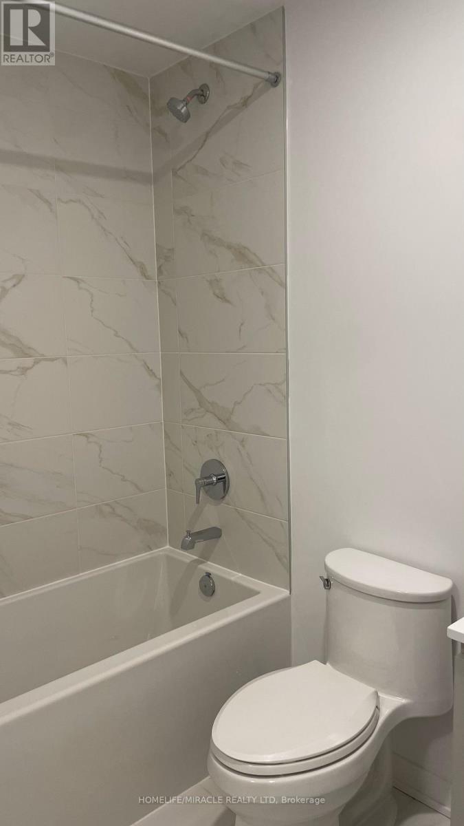 331 - 395 Dundas Street W, Oakville, Ontario  L6M 5R8 - Photo 19 - W12498294