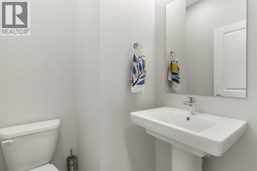 249 Masters Avenue Se, Calgary, Alberta  T3M 2C1 - Photo 7 - A2252465