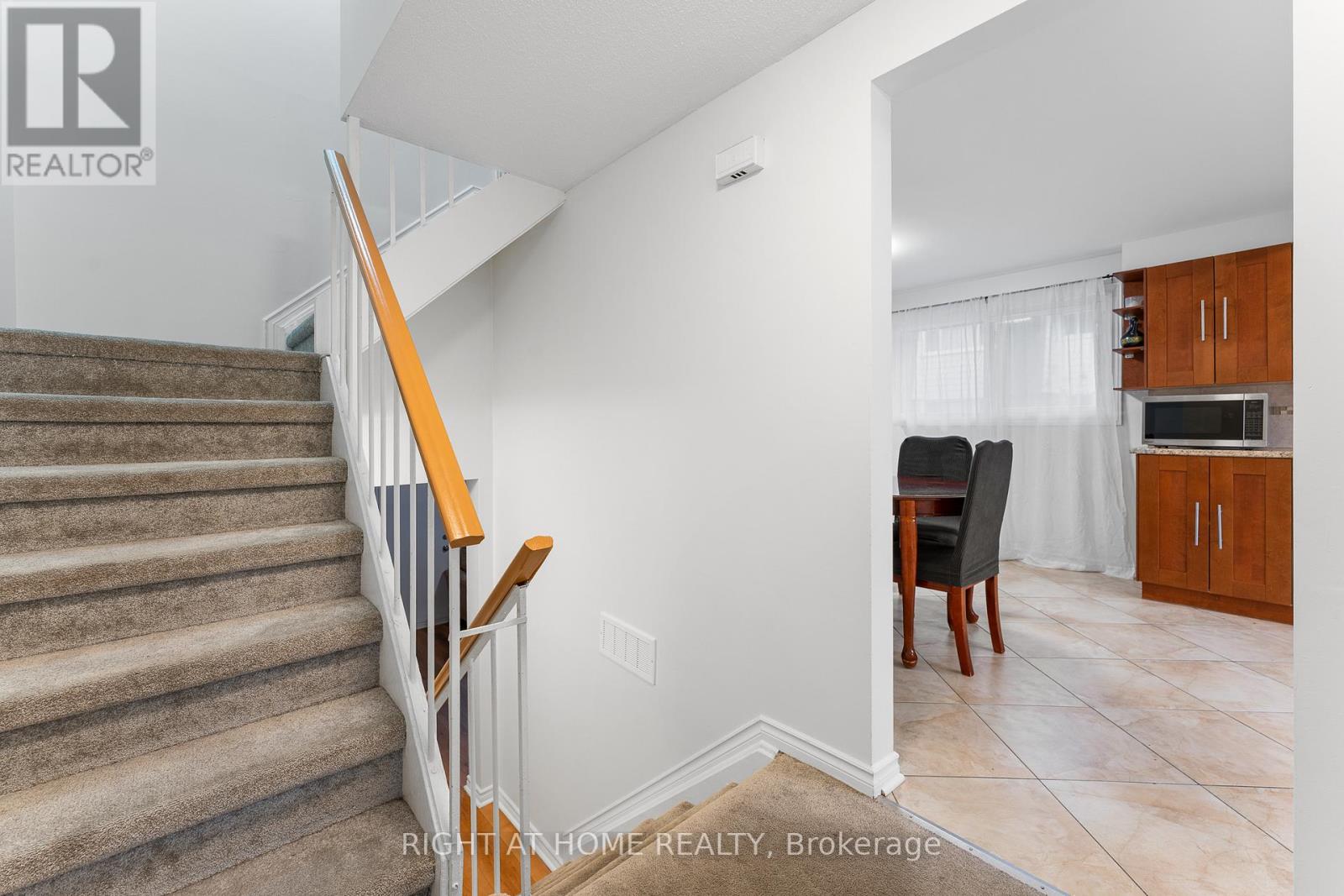 32 - 2296 Orient Park Drive, Ottawa, Ontario  K1B 4N6 - Photo 12 - X12498306