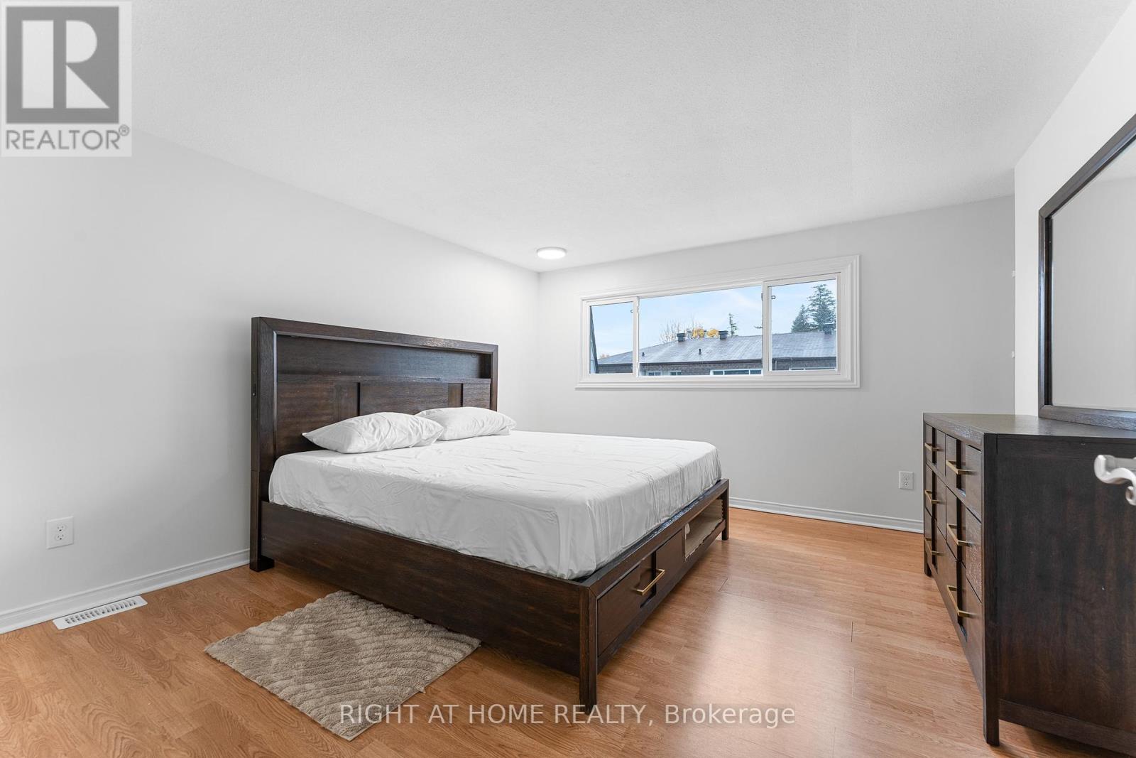 32 - 2296 Orient Park Drive, Ottawa, Ontario  K1B 4N6 - Photo 23 - X12498306