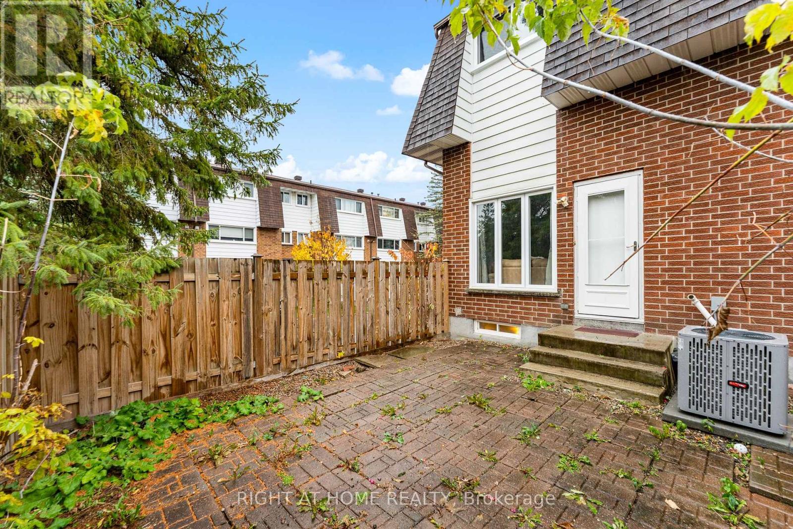 32 - 2296 Orient Park Drive, Ottawa, Ontario  K1B 4N6 - Photo 34 - X12498306