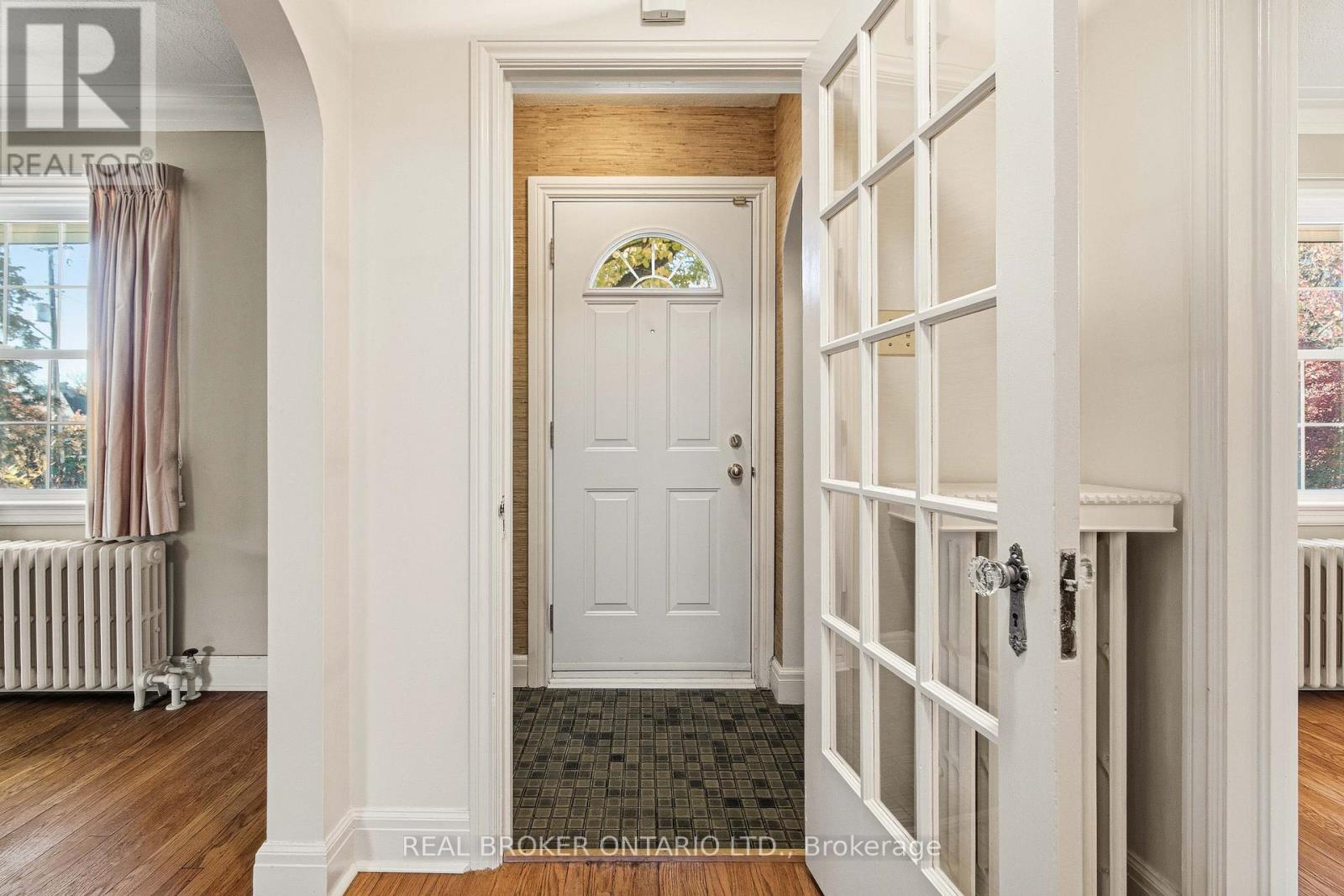 43 Reid Avenue, Ottawa, Ontario  K1Y 1S5 - Photo 3 - X12498312