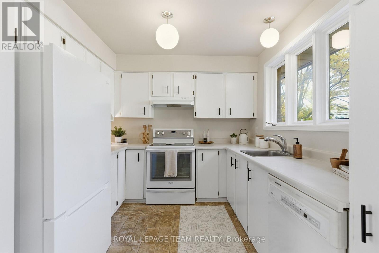 1404 Forge Street, Ottawa, Ontario  K1T 2V1 - Photo 16 - X12498316