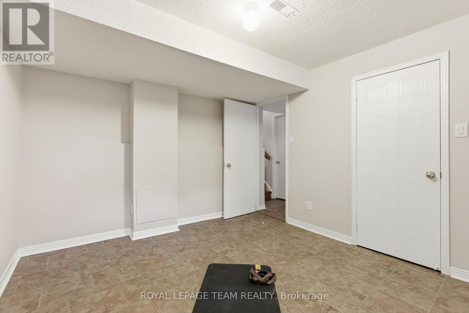 1404 Forge Street, Ottawa, Ontario  K1T 2V1 - Photo 34 - X12498316