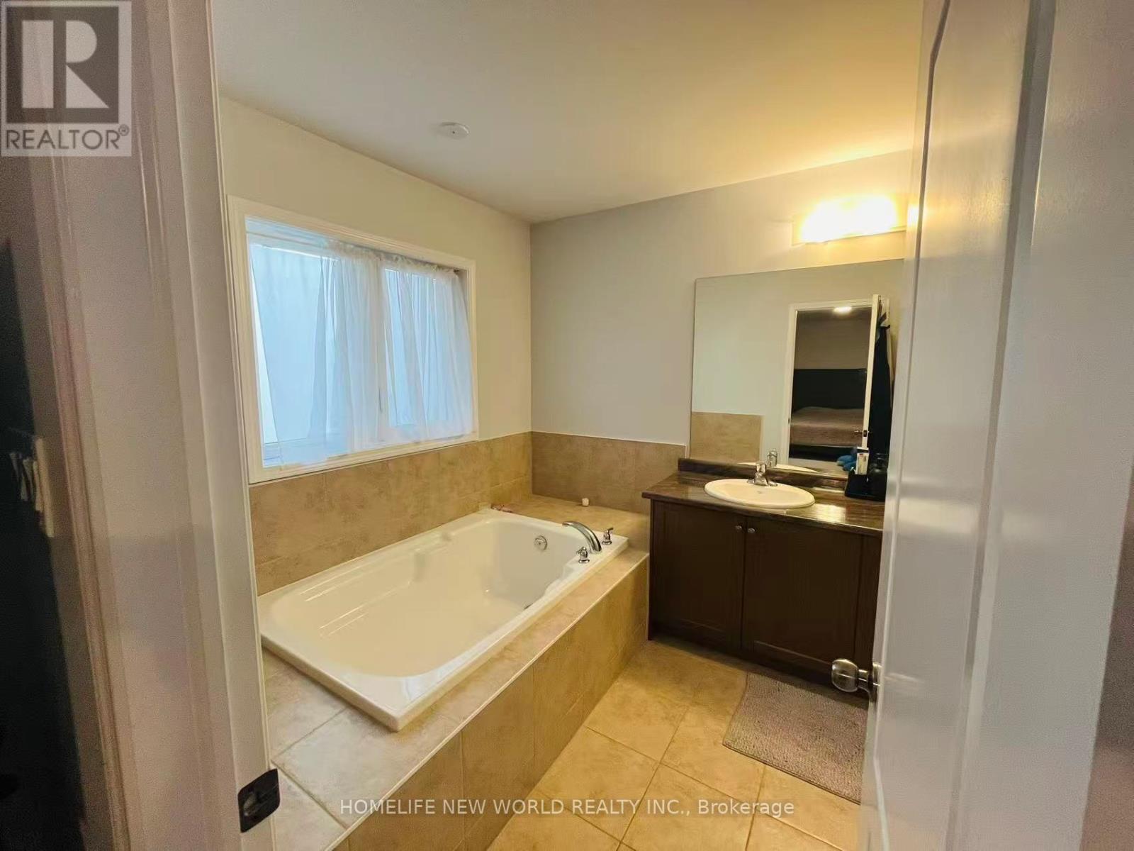 7881 Hackberry Trail, Niagara Falls, Ontario  L2H 3R3 - Photo 13 - X12498296