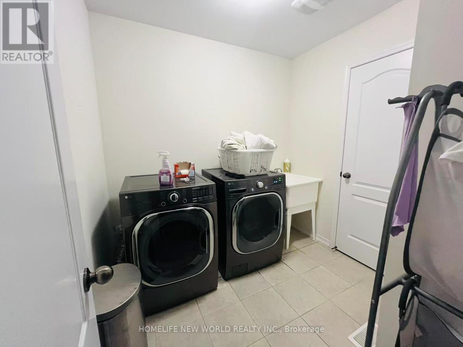 7881 Hackberry Trail, Niagara Falls, Ontario  L2H 3R3 - Photo 14 - X12498296