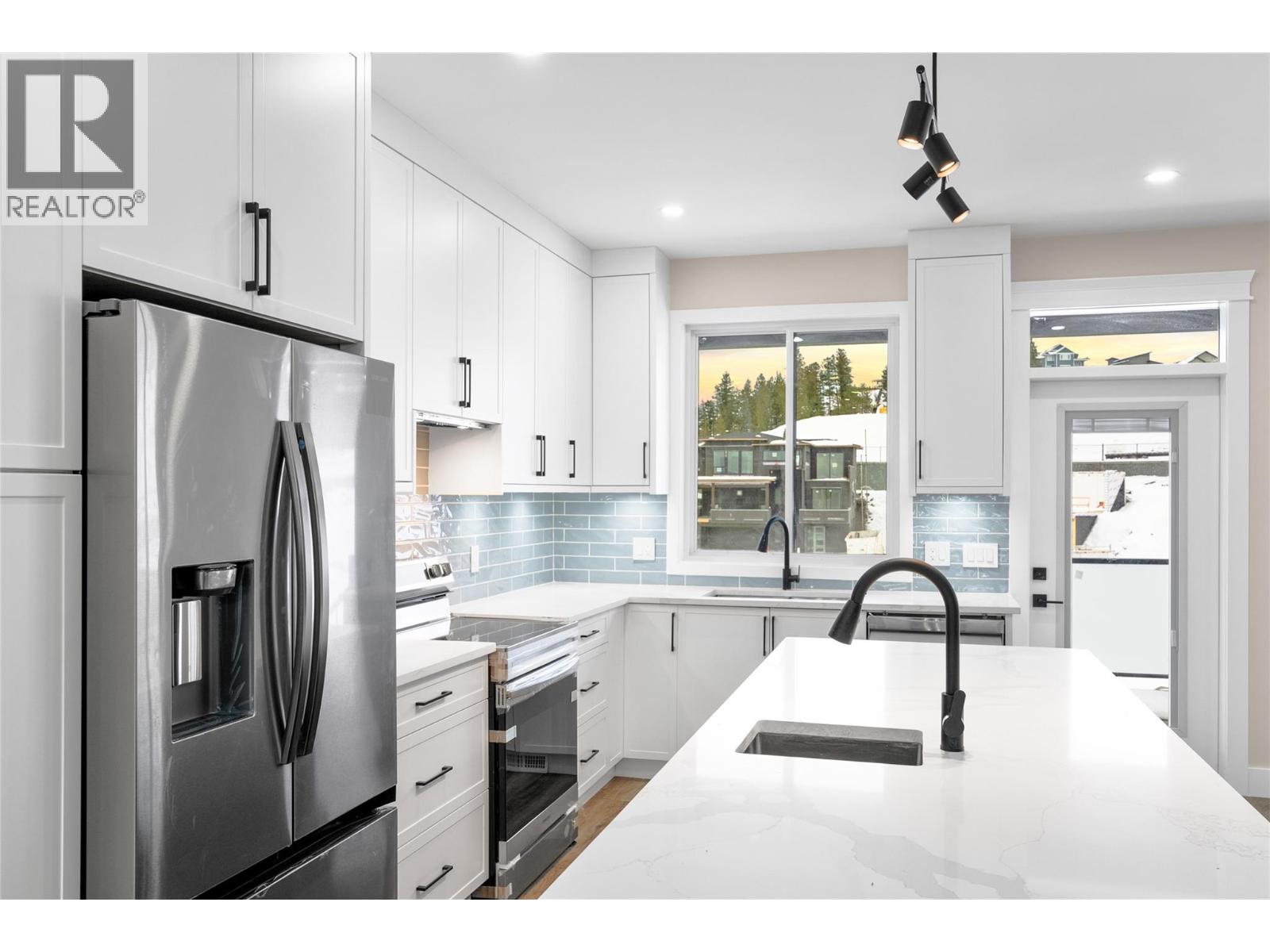 2077 Linfield Drive, Kamloops, British Columbia  V1S 0G3 - Photo 9 - 10367198